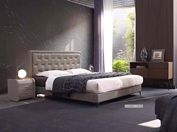 Picture of HUNTER Leather Bed in Queen/King