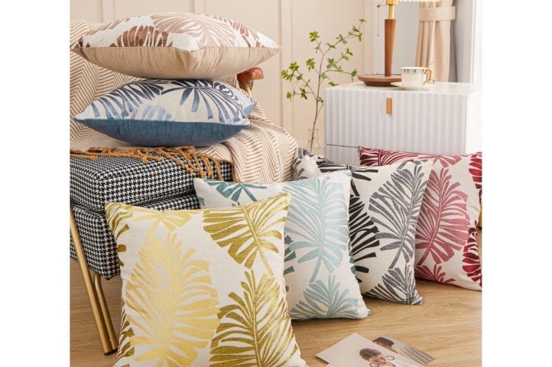 Picture of PALM LEAVES 3D JACQUARD Pillow Cushion with Inner Assorted Sizes