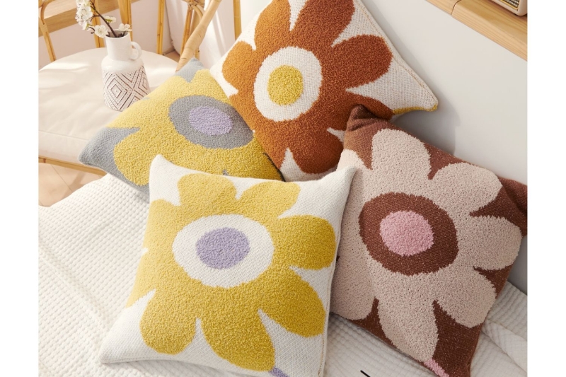 Picture of DAISY FLORAL Style Square Jacquard Cushion with Inner (45cm x 45cm)