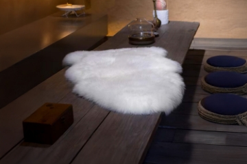Picture of 388-003 Natural Long Wool Sheepskin Rug - (39.5"x23.5")